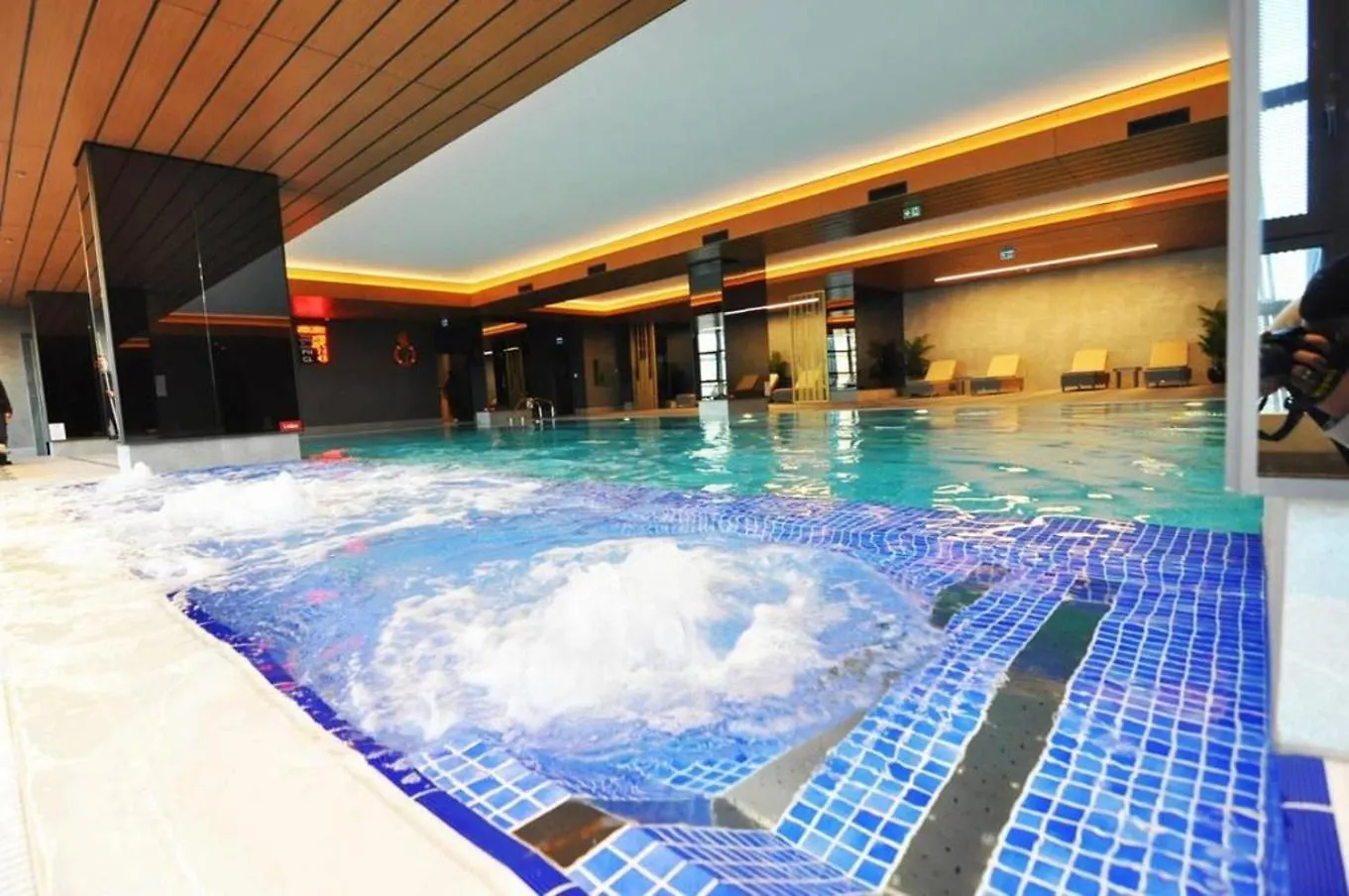 Scenic Bright Studio W Parking, Poolviews! #302 伊斯坦布尔 0*,