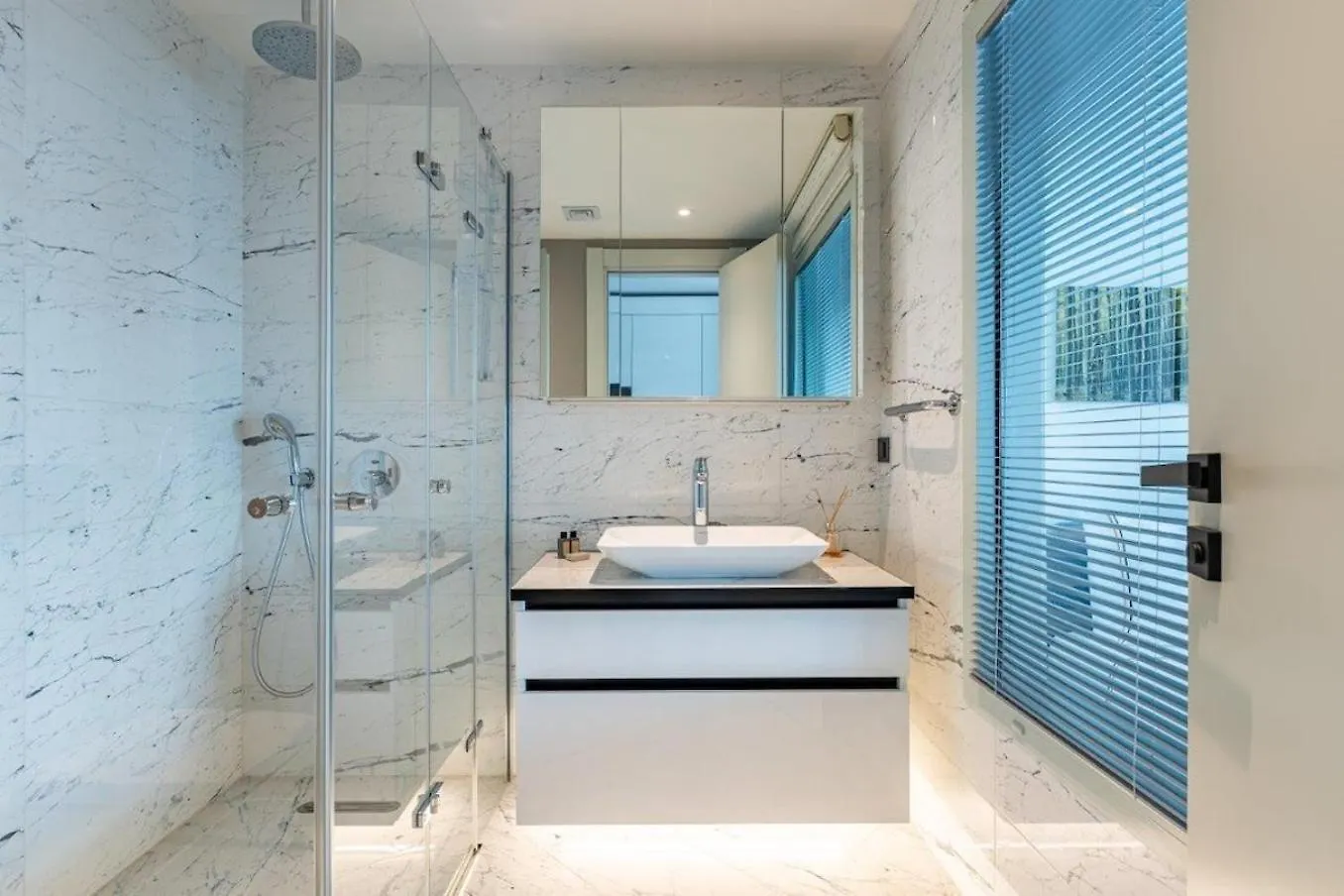 Scenic Bright Studio W Parking, Poolviews! #302 伊斯坦布尔 土耳其
